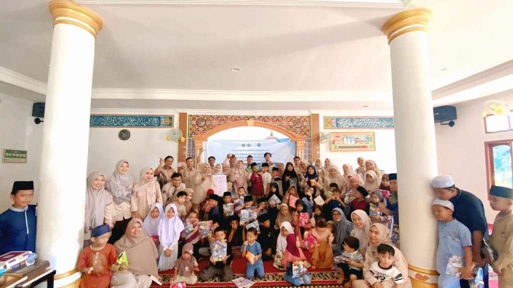 ‎ISCOMATH Hadir di Desa Pematang Gajah, Dosen dan Mahasiswa Tadris Matematika FTK UIN STS Jambi Kenalkan Pembelajaran Matematika Bernuansa Islam dan Ekologi